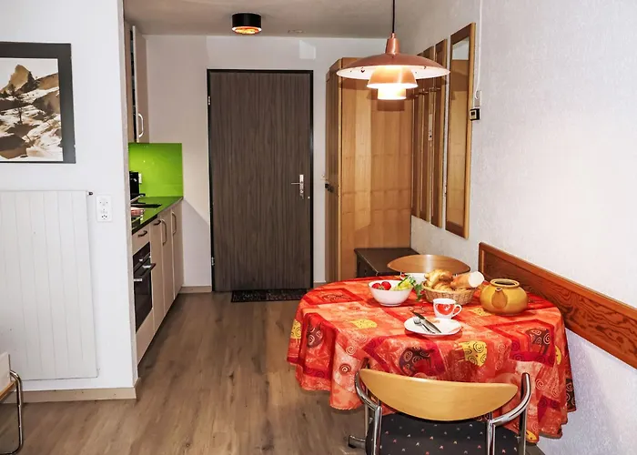 Apartment Pasadena-6 By Interhome